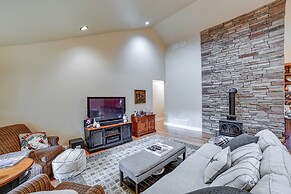 2 Mi to Elk Mountain: Secluded Union Dale Home!