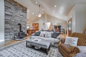 2 Mi to Elk Mountain: Secluded Union Dale Home!