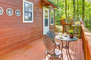 Hendersonville Creekside Cabin: Near Dupont Forest