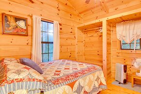 Hendersonville Creekside Cabin: Near Dupont Forest