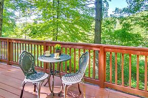 Hendersonville Creekside Cabin: Near Dupont Forest