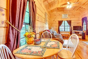 Hendersonville Creekside Cabin: Near Dupont Forest