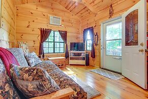Hendersonville Creekside Cabin: Near Dupont Forest