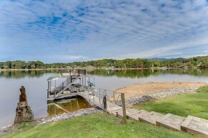 Lakefront Hayesville Retreat w/ Private Swim Dock