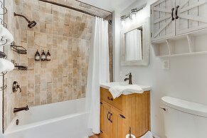 Lakefront Hayesville Retreat w/ Private Swim Dock