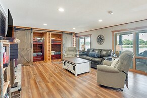 Lakefront Hayesville Retreat w/ Private Swim Dock