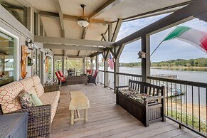 Lakefront Hayesville Retreat w/ Private Swim Dock