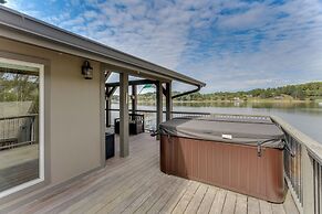 Lakefront Hayesville Retreat w/ Private Swim Dock