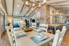 Lakefront Hayesville Retreat w/ Private Swim Dock