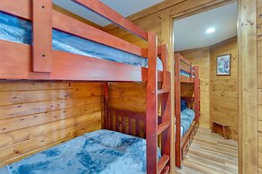 Lakefront Hayesville Retreat w/ Private Swim Dock