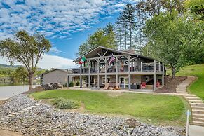 Lakefront Hayesville Retreat w/ Private Swim Dock