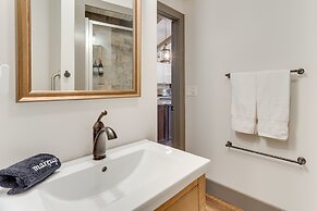 Lakefront Hayesville Retreat w/ Private Swim Dock