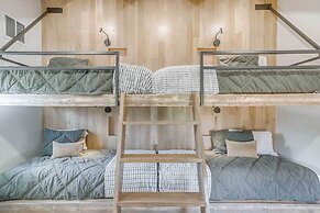 Waterfront Granbury Home w/ Electric Fireplace!