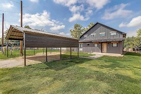 Waterfront Granbury Home w/ Electric Fireplace!