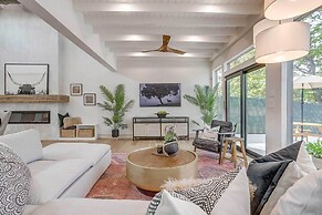 Waterfront Granbury Home w/ Electric Fireplace!