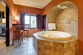 Wisconsin Dells Resort Condo w/ 2 Fireplaces