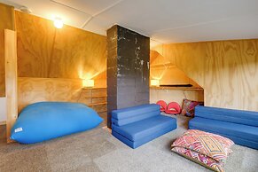 Charming Putney Home: Porch, Grill & Hiking Trails