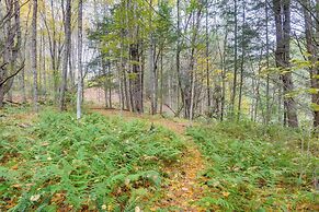 Charming Putney Home: Porch, Grill & Hiking Trails