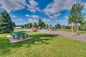 Luxury 'prairie Retreat': 5 Min From Madison!