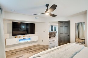 Luxury 'prairie Retreat': 5 Min From Madison!