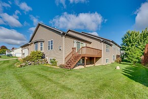 Luxury 'prairie Retreat': 5 Min From Madison!