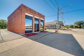 Idyllic Biggsville Vacation Rental: 10 Mi to River