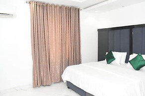 RUSH LAGOS HOTEL SUITES AND LAUNGE