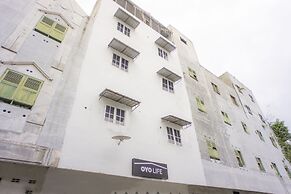 OYO Life 2366 Gatsu Kost