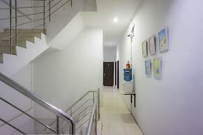 OYO Life 2366 Gatsu Kost