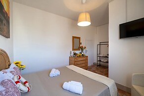 Room in Holiday House - Torre Squillace Room's & Panoramic Rooftop