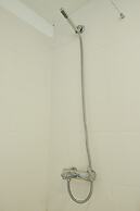 Stylish 2-Bedroom Retreat in Palermo