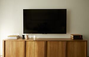 Stylish 2-Bedroom Retreat in Palermo