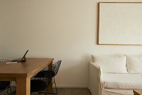 Stylish 2-Bedroom Retreat in Palermo