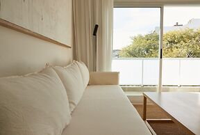 Stylish 2-Bedroom Retreat in Palermo