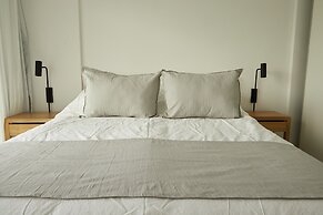 Stylish 2-Bedroom Retreat in Palermo