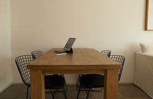 Stylish 2-Bedroom Retreat in Palermo