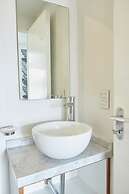 Stylish 2-Bedroom Retreat in Palermo