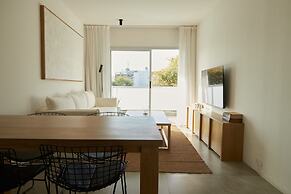 Stylish 2-Bedroom Retreat in Palermo