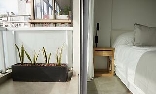 Stylish 2-Bedroom Retreat in Palermo