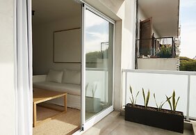 Stylish 2-Bedroom Retreat in Palermo