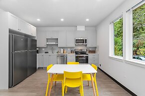 Bobba Fett's Carbonite Suite