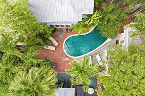 Monkey House by Avantstay Pool, by Duval Street