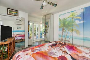 Monkey House by Avantstay Pool, by Duval Street