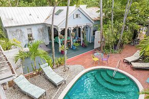 Monkey House by Avantstay Pool, by Duval Street