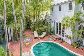 Monkey House by Avantstay Pool, by Duval Street