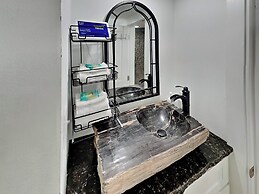 Bb103- Misty's Crab Shack