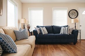 Engle Farmhouse 5BDR Vineyard Views