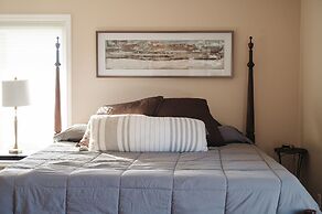 Engle Farmhouse 5BDR Vineyard Views