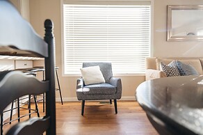 Engle Farmhouse 5BDR Vineyard Views