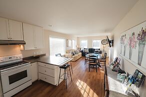 Engle Farmhouse 5BDR Vineyard Views